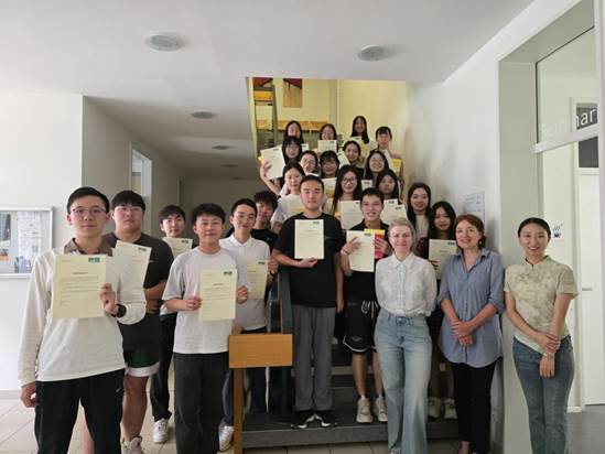 http://www.sis.zju.edu.cn/_upload/article/images/0d/20/e11d2b1f43a393f54adc697d6b3a/d9fe3169-43e8-4524-8567-c7347f53935a.jpg