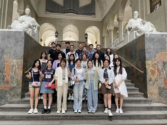 http://www.sis.zju.edu.cn/_upload/article/images/0d/20/e11d2b1f43a393f54adc697d6b3a/1e117dd1-8bf3-4fd2-b582-39f30f553293.jpg