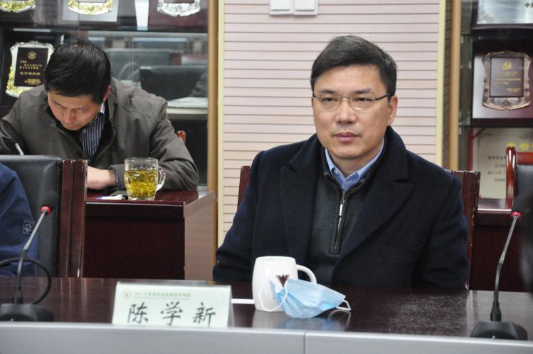在座谈会中,院长陈学新首先对西藏来宾致以诚挚的欢迎,并向其介绍了