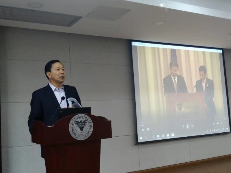 河南大学刘泽权教授翻译讲座顺利举行