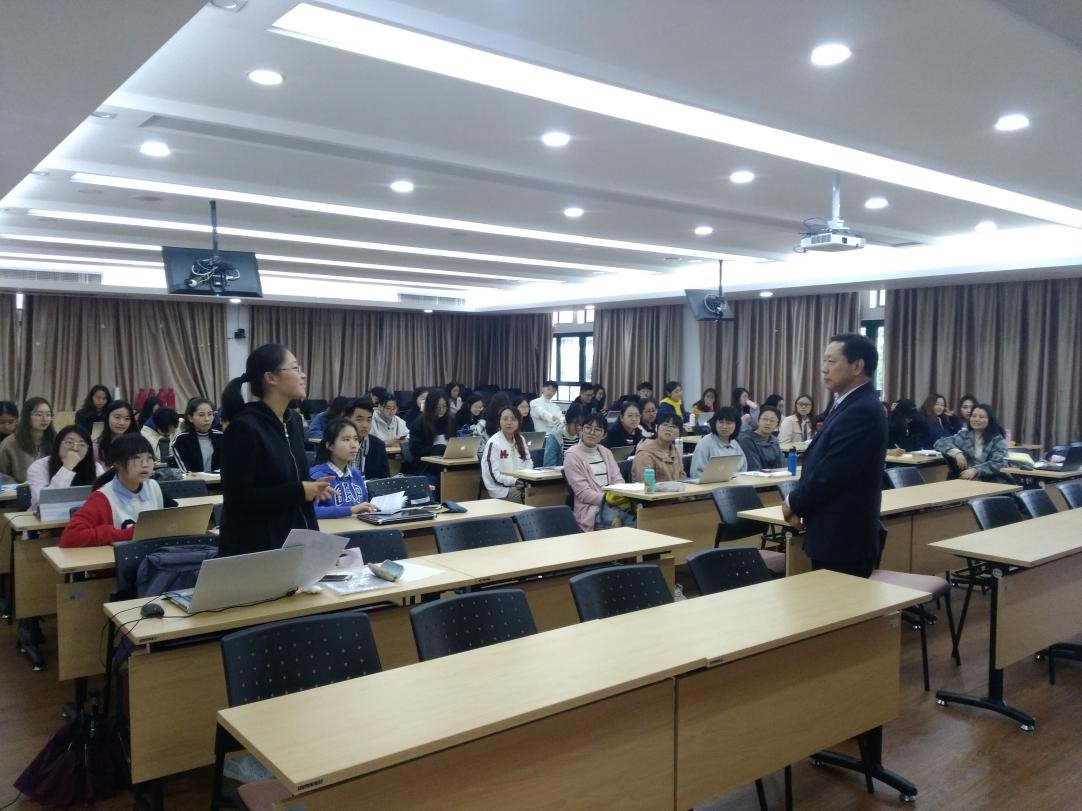河南大学刘泽权教授翻译讲座顺利举行