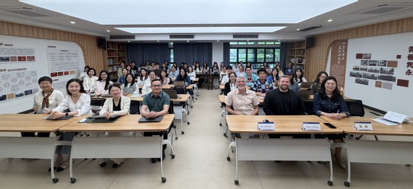 http://www.sis.zju.edu.cn/_upload/article/images/2f/ce/1f9962b0428e8c5a70baada386c3/c73b5e36-bb94-4f82-be79-3f56329883f4.jpg